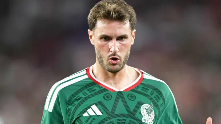 Rafa banca al Bebote: Santi Giménez, listo para Chile