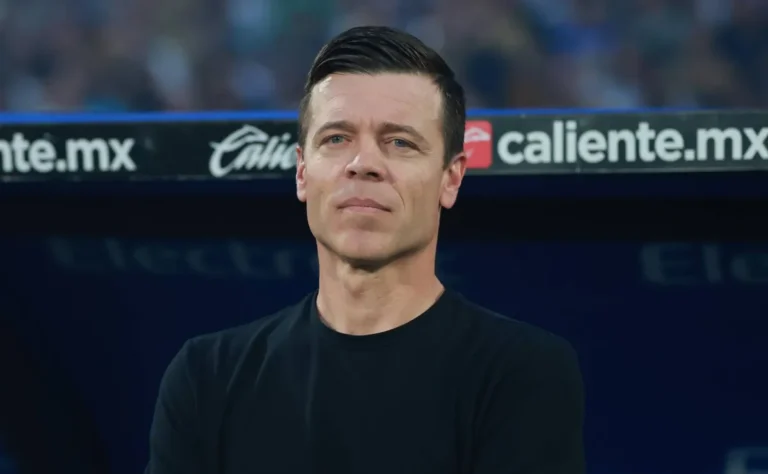 Solari, con la soga al cuello: Pumas le pone ultimátum ante Cruz Azul