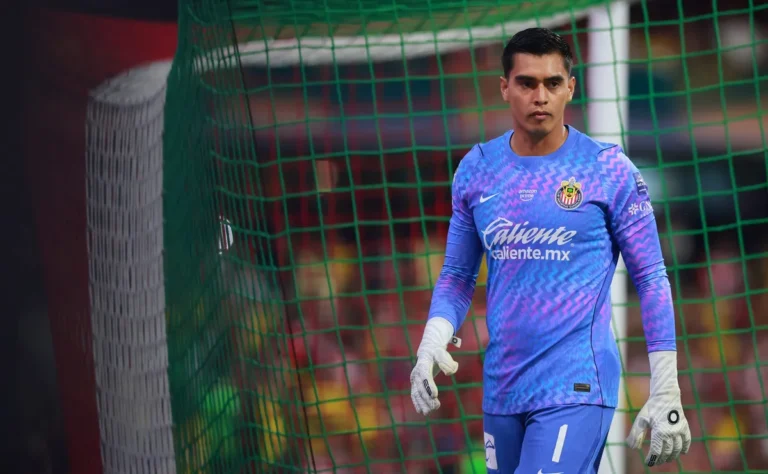 Leyendas de Pumas y América le dan la mano al Tala Rangel