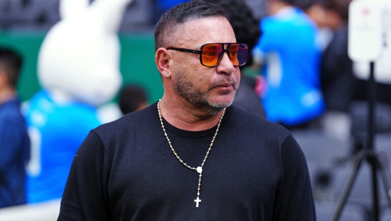 El Turco Mohamed calla a sus críticos: ‘No me voy del Toluca’